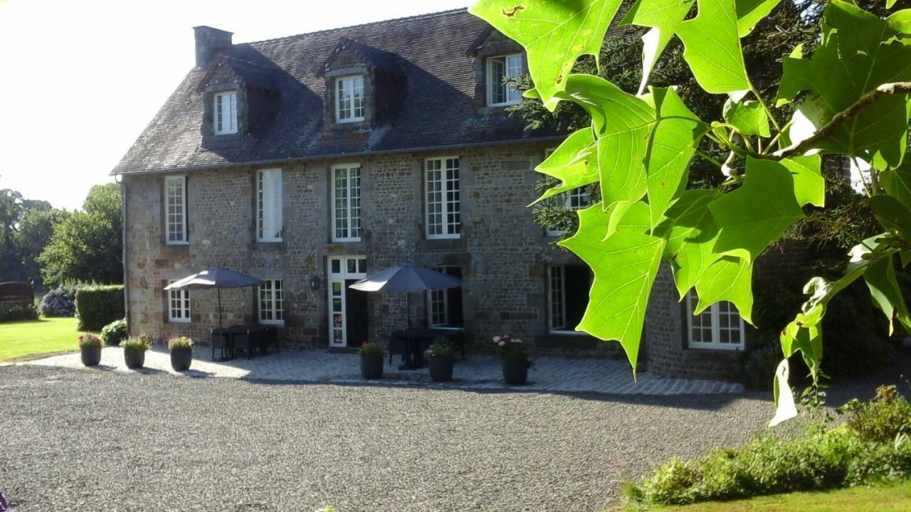 Manoir De La Porte Hotel Sainte-Pience Exterior photo